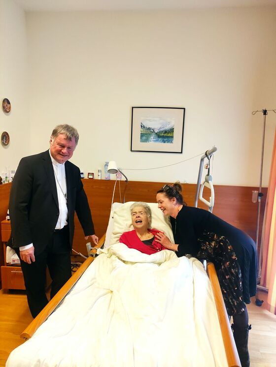 Besuch am Krankenbett / © Dekanat Linz Mitte Besuch am Krankenbett