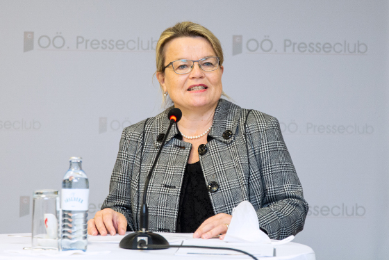 Mag.a Silvia Breitwieser, Leiterin TelefonSeelsorge